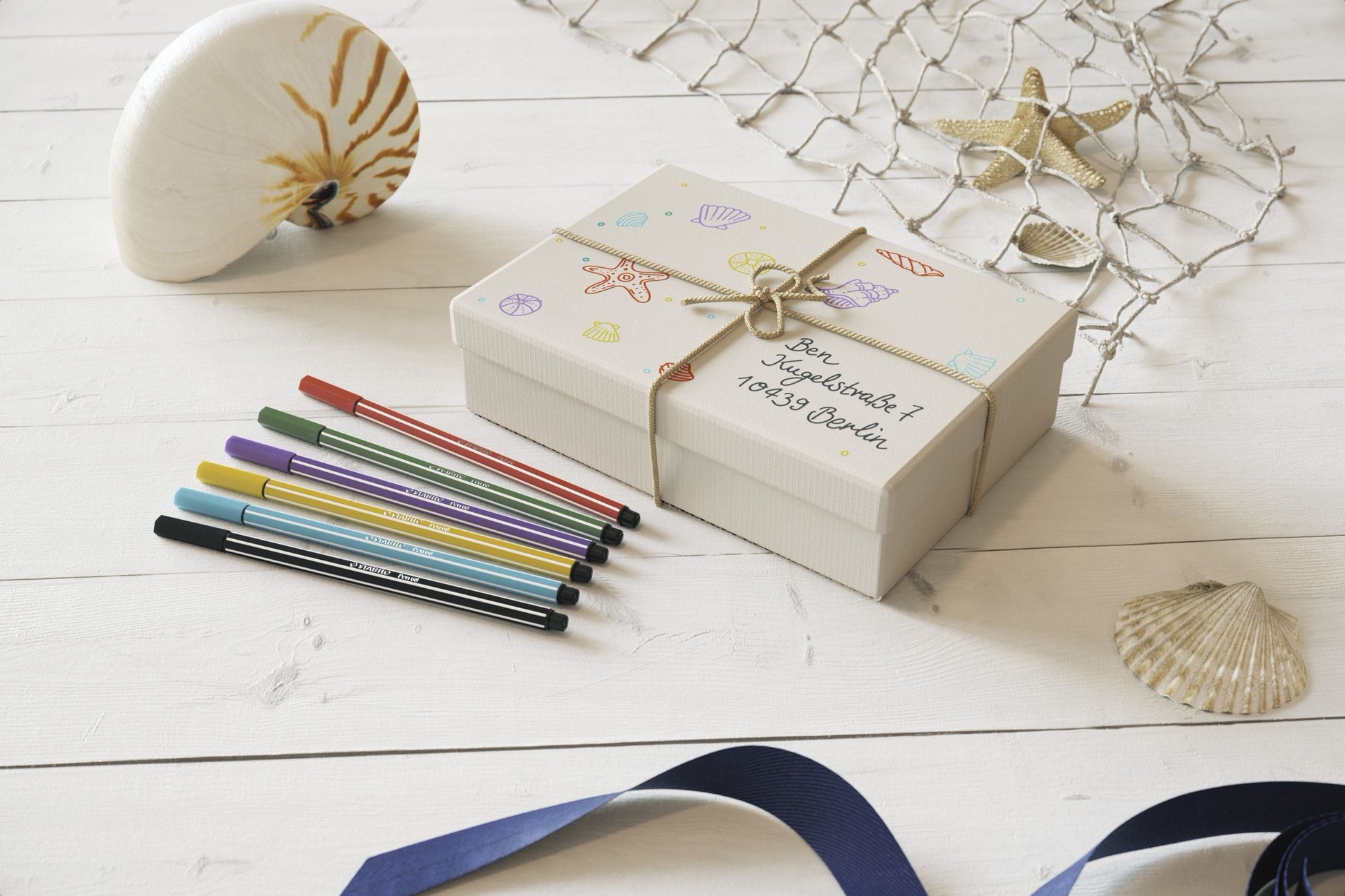 Pennarello Premium - STABILO Pen 68 - ARTY - Astuccio da 24 con appendino - 24 colori assortiti (25572826)